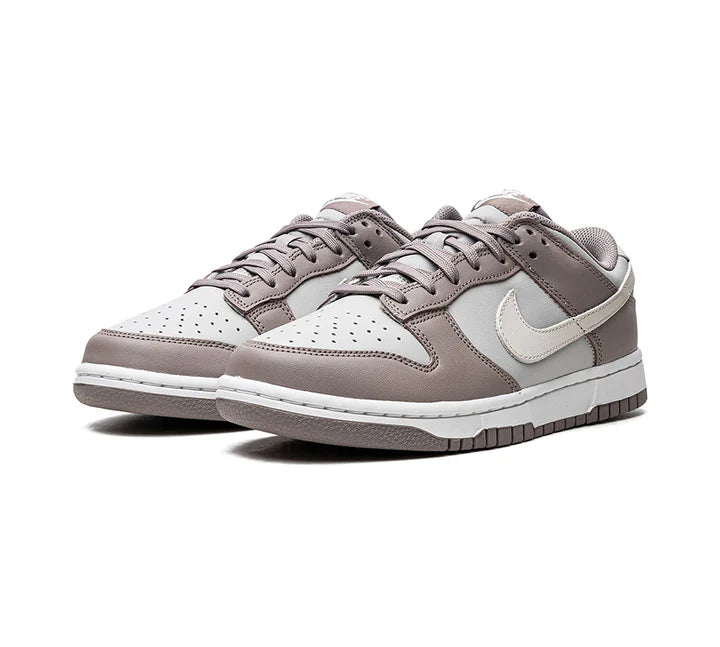 NIKE DUNK LOW - BONE BEIGE