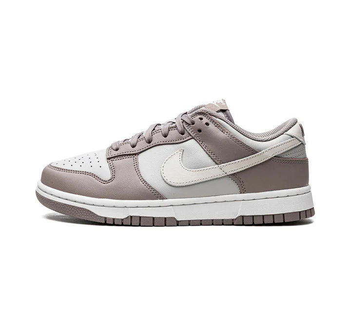 NIKE DUNK LOW - BONE BEIGE