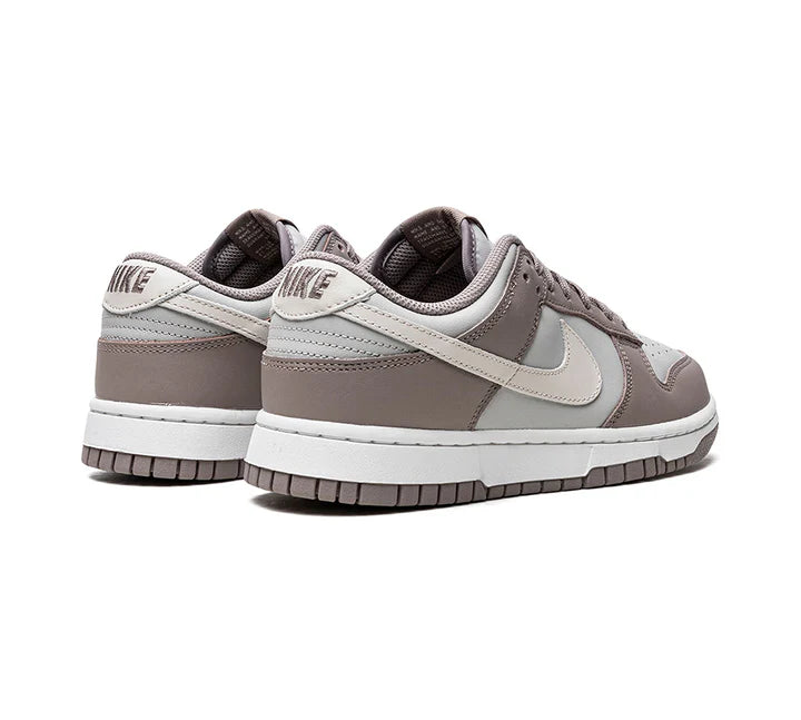 NIKE DUNK LOW - BONE BEIGE